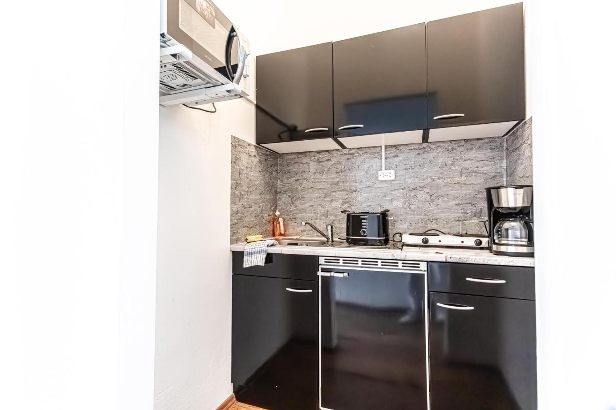 Stylish 1Br Apartment- Near Westbahnhof U3&U6 Wiedeń Zewnętrze zdjęcie
